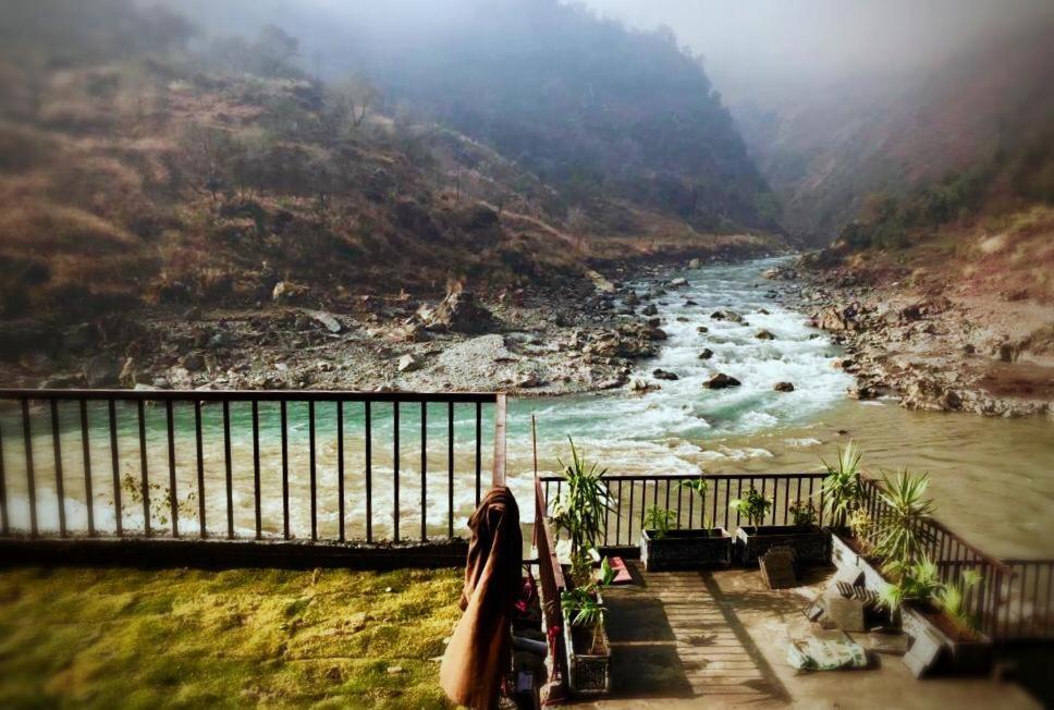 Hotel La Orilla ムザファラバード エクステリア 写真